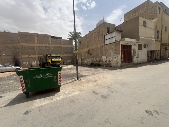 11- أرض سكنية بمساحة 300 م² في مدينة الرياض