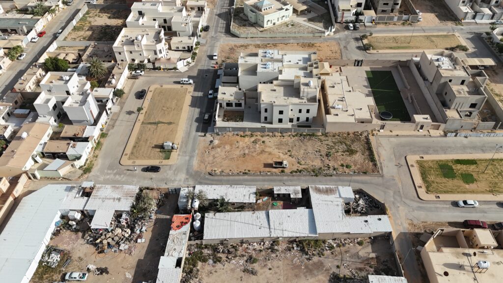 12- أرض سكنية بمساحة 487.5 م² في مدينة عنيزة
