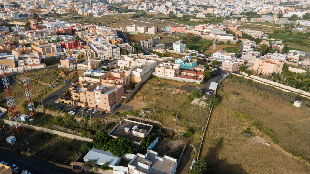 18- أرض سكنية بمساحة 2174 م² في مدينة أبها