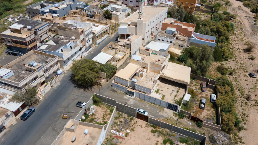16-عمارة سكنية بمساحة 765.91 م² في مدينة خميس مشيط