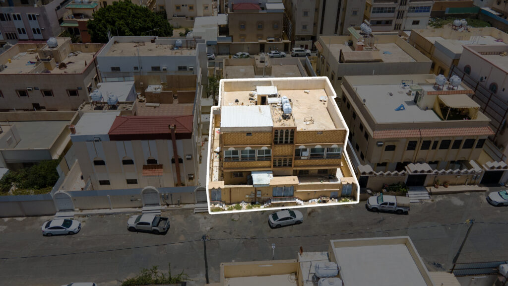 17-  عمارة سكنية بمساحة 400 م² في مدينة خميس مشيط