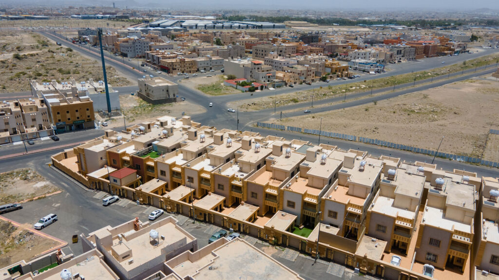 8 – فيلا سكنية بمساحة 300 م² في مدينة خميس مشيط