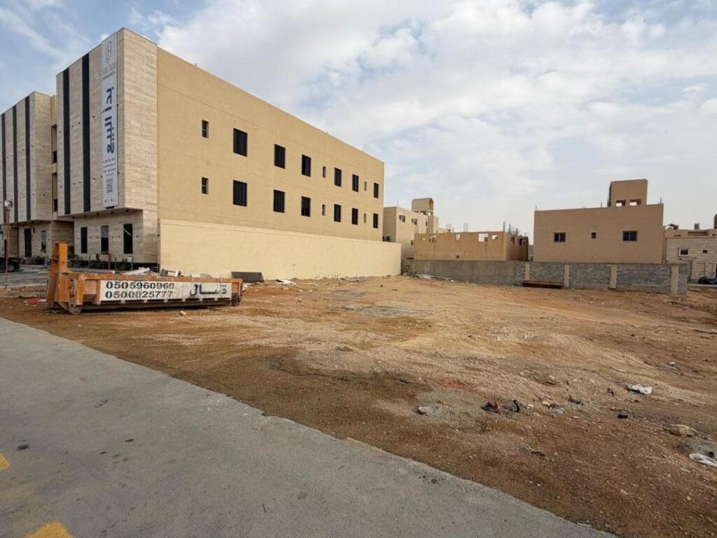 2-أرض سكنية تجارية بمساحة 1200 م² في مدينة الرياض
