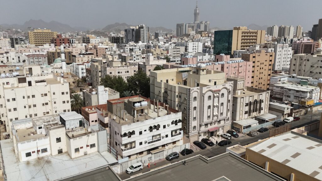 18-عمارة سكنية بحي تخطيط منطقة الزاهر بمساحة 744.45 م² في مدينة جدة