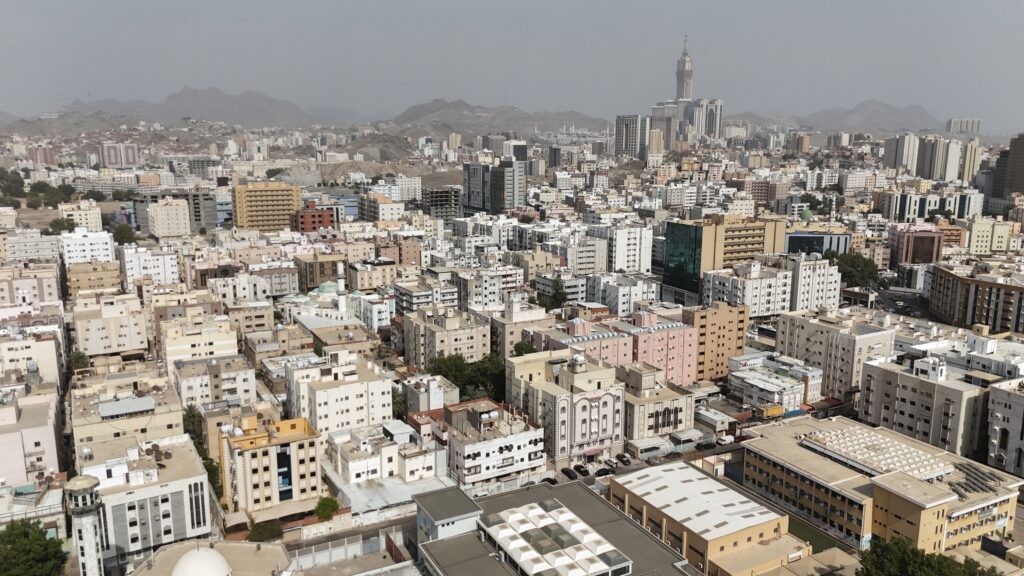 18-عمارة سكنية بحي تخطيط منطقة الزاهر بمساحة 744.45 م² في مدينة جدة