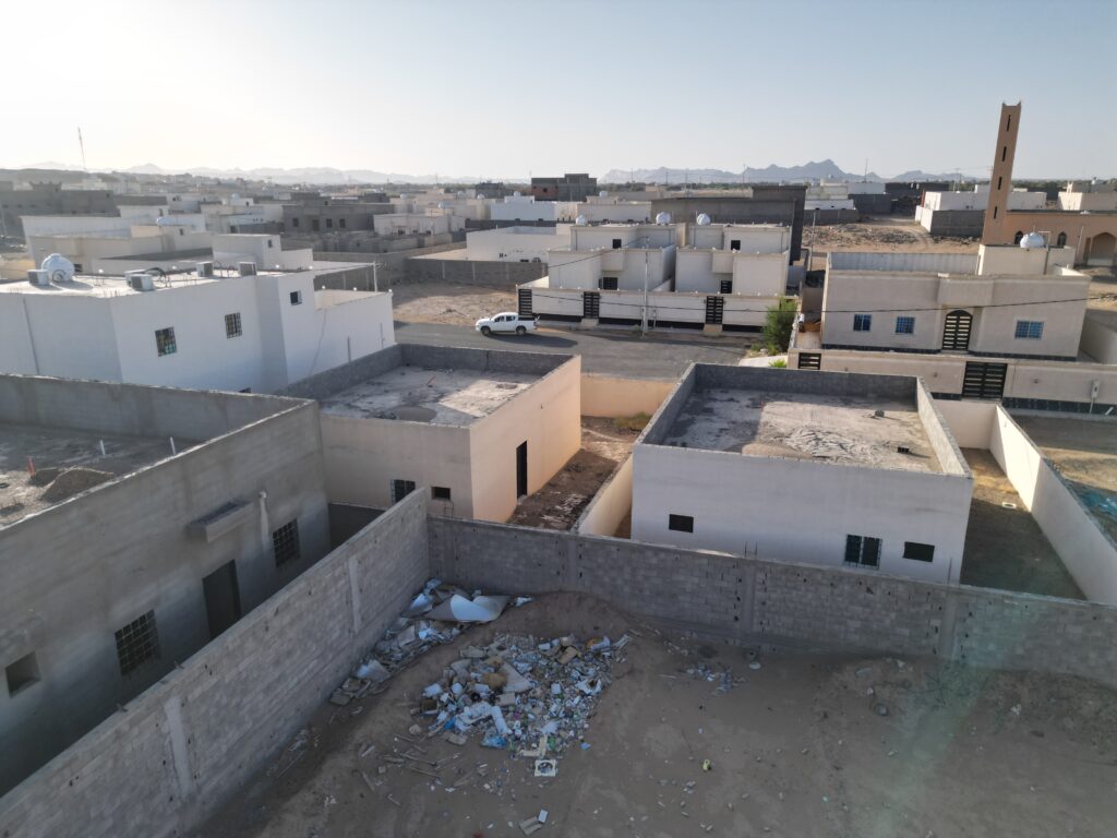 2-فيلا سكنية دور واحد 300م2 بحي الجدر الشرقي