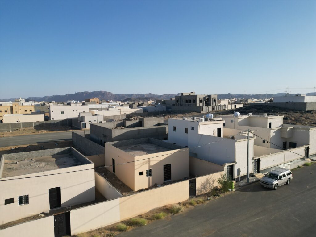 2-فيلا سكنية دور واحد 300م2 بحي الجدر الشرقي