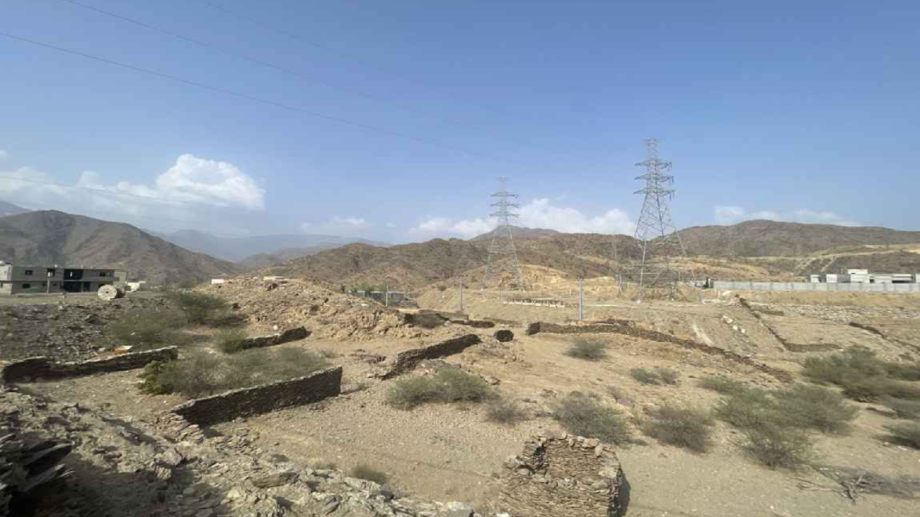 5- أرض سكنية بحي الحوية بصك 360672001832