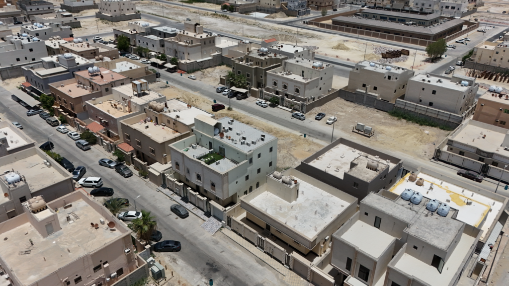 11- عمارة سكنية – الخبر (حي الصواري) – بمساحة: 400م² – رقم الصك 930214002077