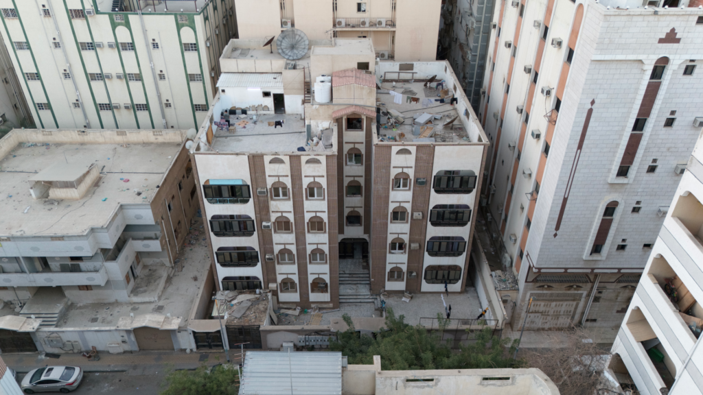 6- عمارة سكنية حي المخطط العام للضفة الغربية بالعزيزية تقسيم 1