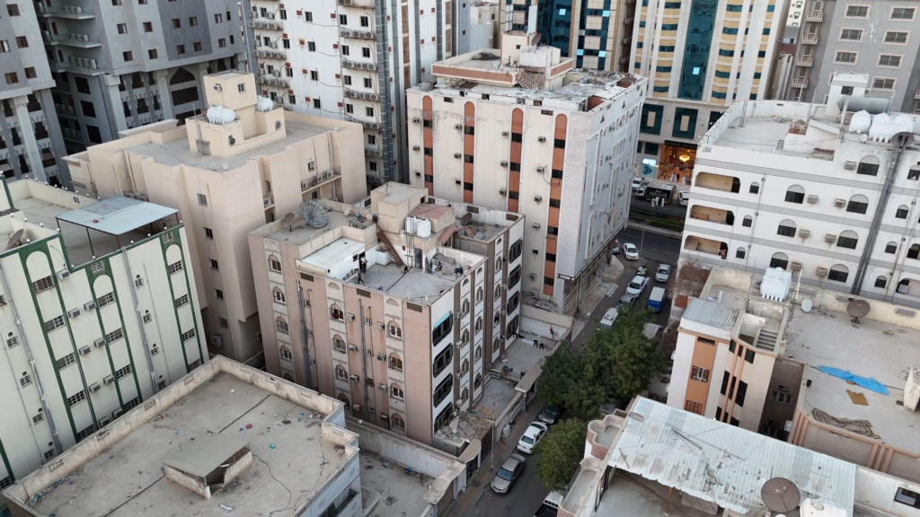 6- عمارة سكنية حي المخطط العام للضفة الغربية بالعزيزية تقسيم 1