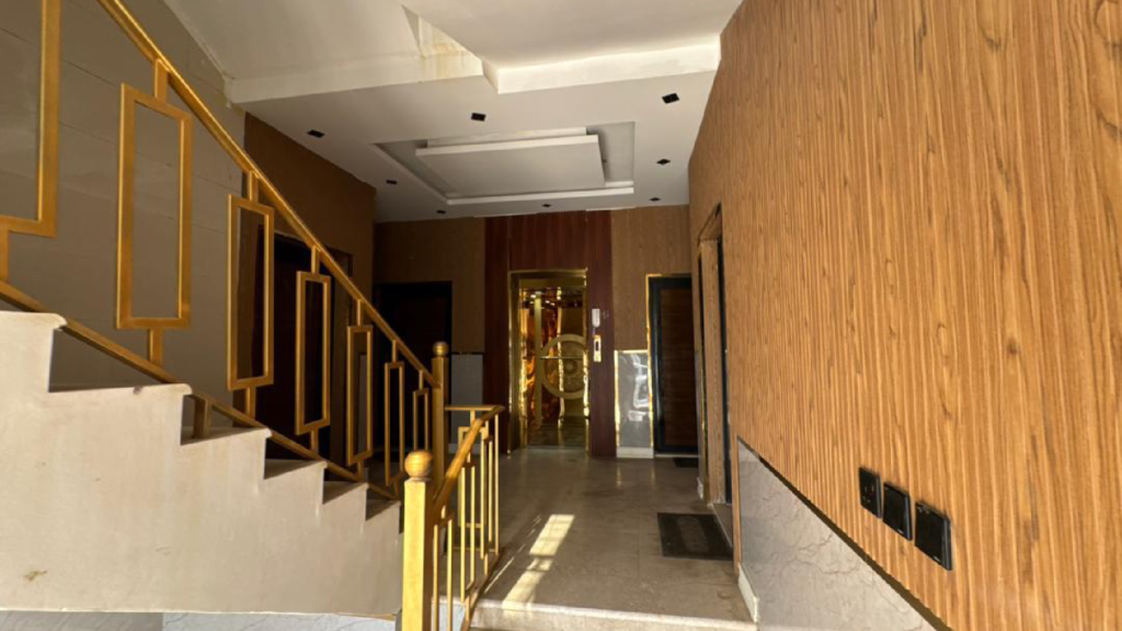 14- شقة سكنية عمر العقار 3 سنوات بمساحة 196.38 م ( جيزان – الرحاب) بصك 495409005392