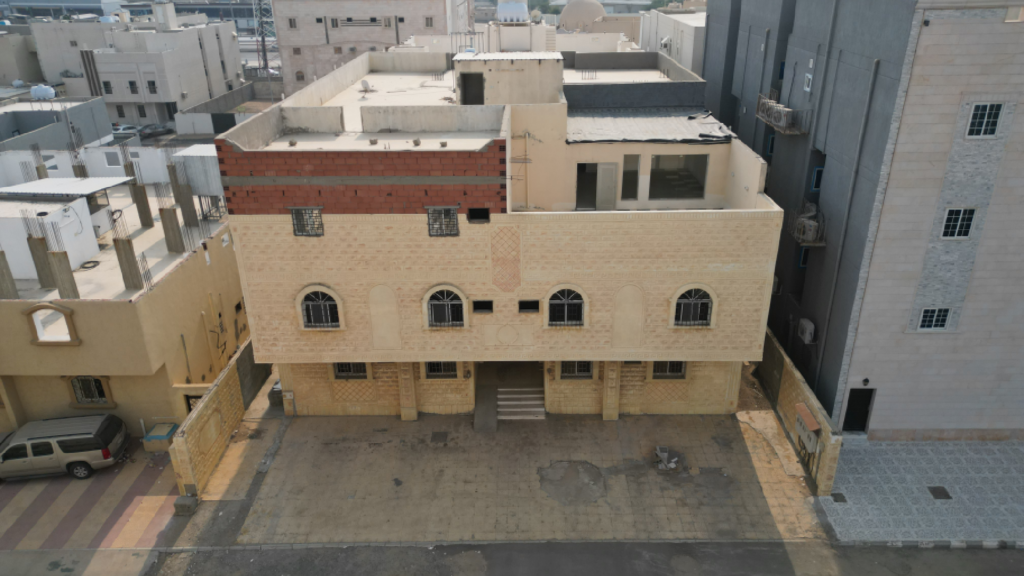 7-  عمارة سكنية بحي النوارية / مكه المكرمه – بمساحة 690 م²