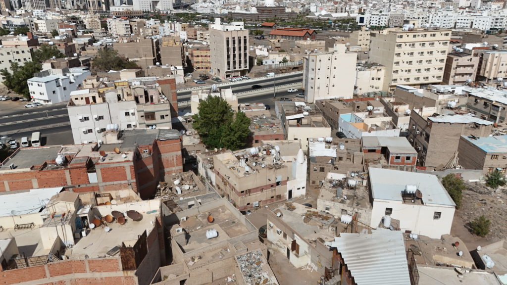 6- بيتين شعبية بالحرة الغربية (حي الأصيفرين) بمساحة 327.32 م² في المدينة المنورة