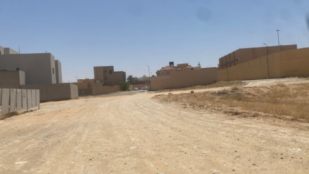 15- أرض سكنية حي الجطيلى بمدينة عنيزه – بمساحة 595 م²