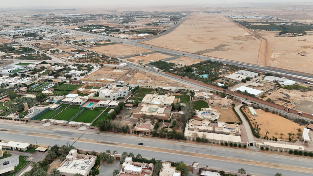 2-  استراحة بمساحة 7500 م² في مدينة الرياض