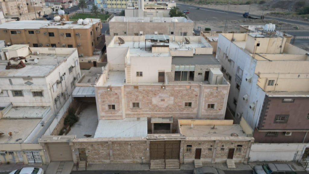 9-  عمارة سكنية حي جنوب العزيزية الإضافات بمدينة مكه المكرمه – بمساحة 900 م²