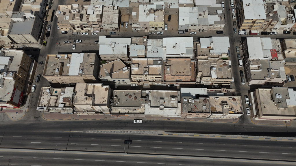 2- عمارة سكنية تجارية بمساحة 325 م² في مدينة الهفوف