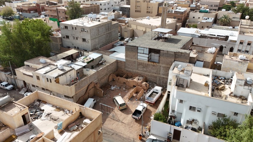 9- أرض سكنية بحي المزعبـر بصك 442108025265