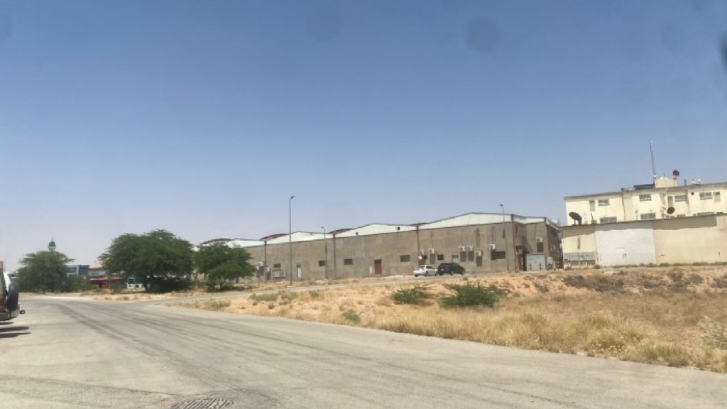 17- أرض سكنية حي الجطيلى بمدينة عنيزه – بمساحة 462 م²