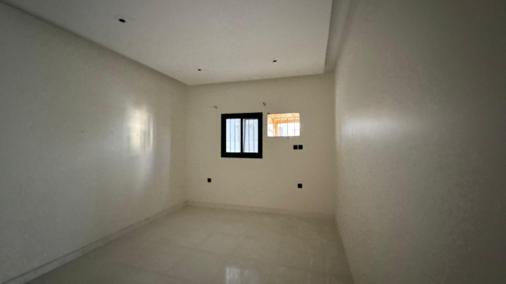 18- شقة سكنية عمر العقار 3 سنوات بمساحة 170.16 م ( جيزان – الصفا ) بصك 298552025651