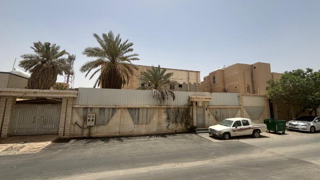 6- فيلا سكنية بحي الروضة بمدينة الرياض صك رقم 260668012916