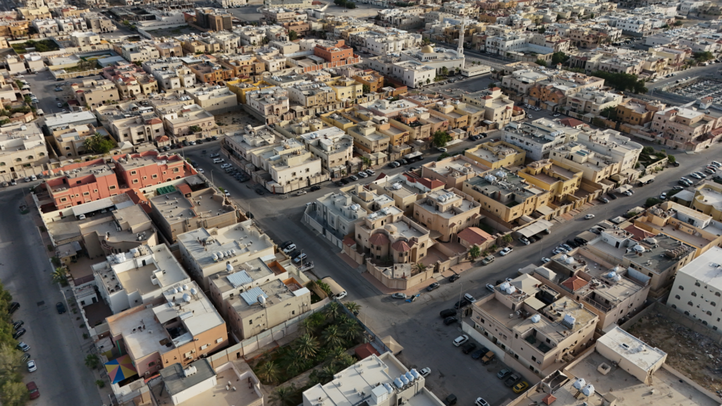 2- فيلا سكنية – الدمام (حي المنار) – بمساحة 802م² – رقم الصك 860602000959