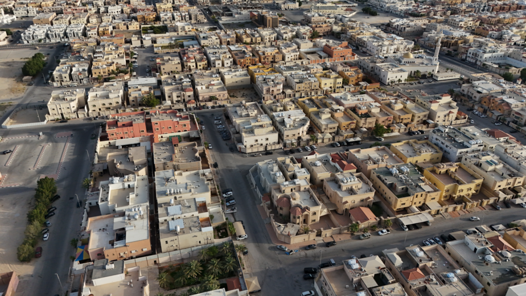 2- فيلا سكنية – الدمام (حي المنار) – بمساحة 802م² – رقم الصك 860602000959