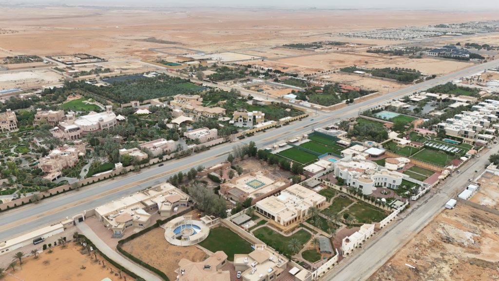 2-  استراحة بمساحة 7500 م² في مدينة الرياض