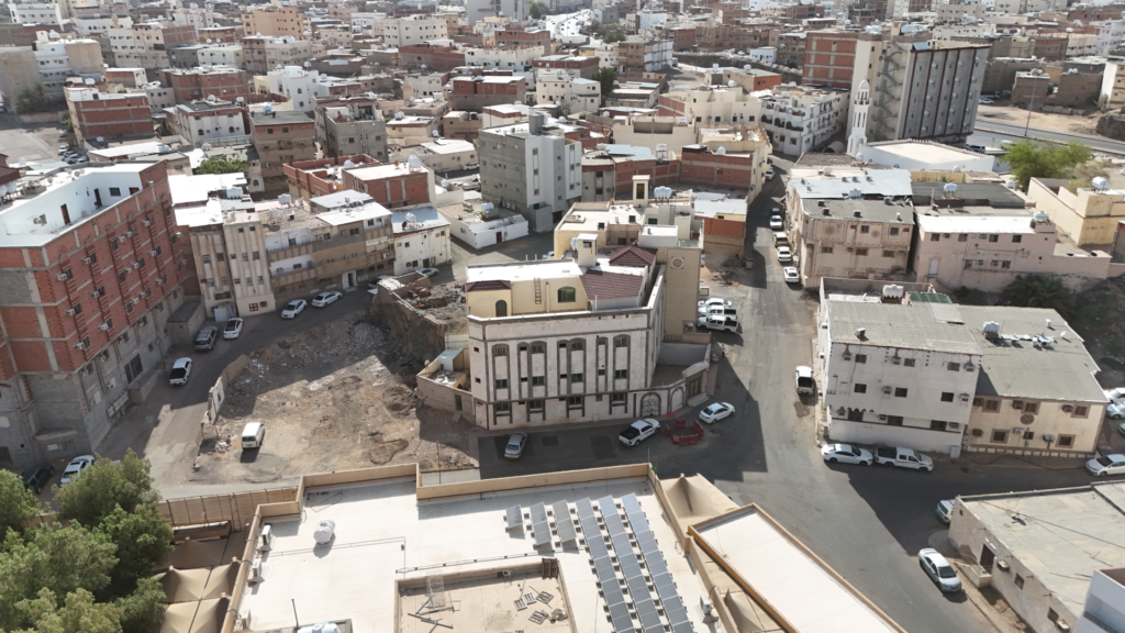 2- عمارة سكنية بحي الدويمة بمساحة 390.58 م² في المدينة المنورة