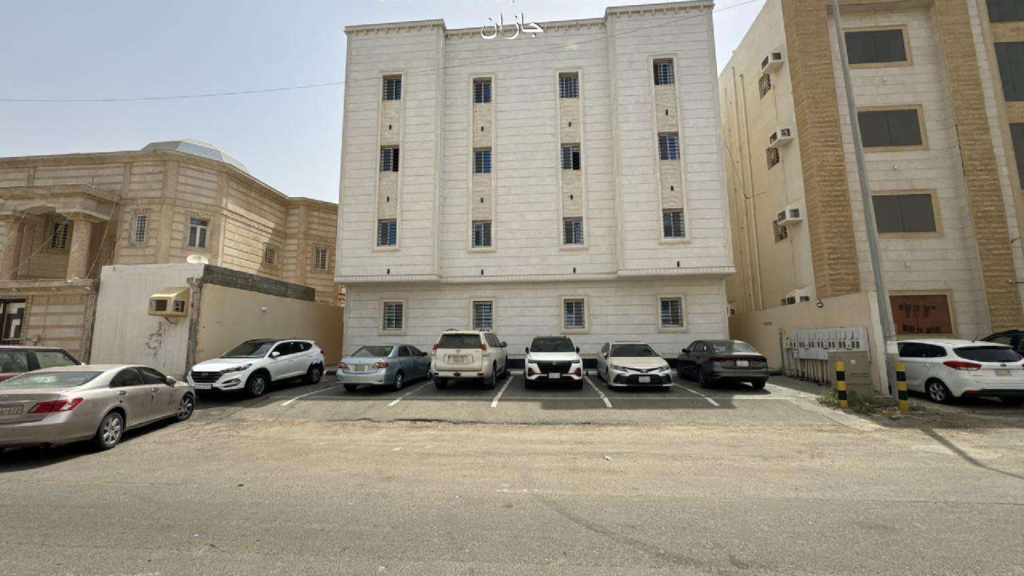 22- شقة سكنية عمر العقار 6 سنوات بمساحة 135.72 م ( جيزان – المحمدية 2 ) بصك 498552018197