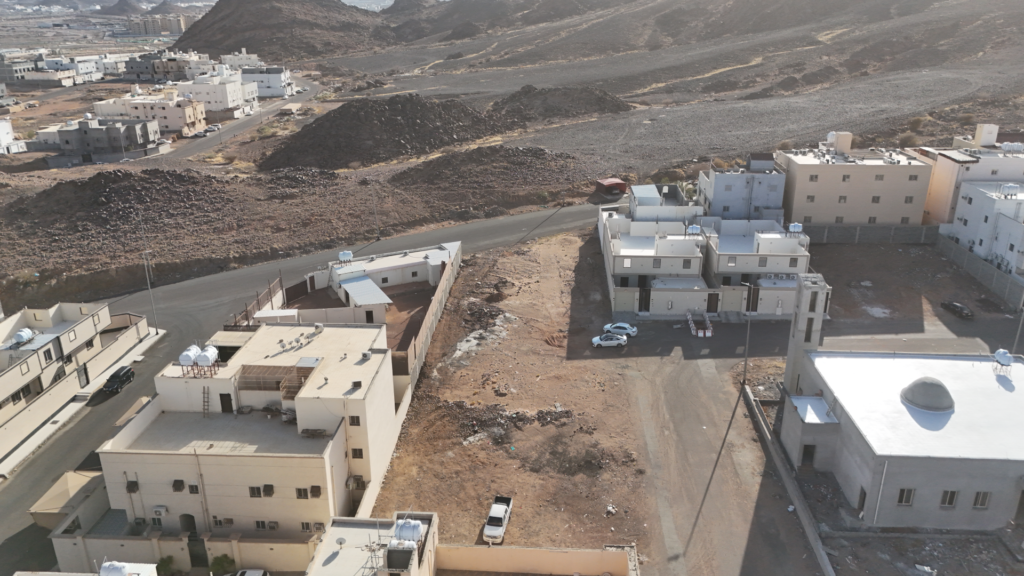 13- أرض سكنية بحي السلام بمنطقة البيدأ بمساحة 499.8 م² في المدينة المنورة