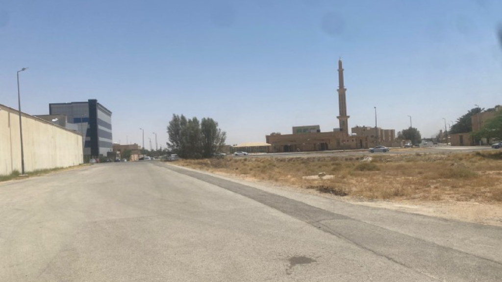 11- أرض سكنية حي الجطيلى بمدينة عنيزه – بمساحة 691 م²