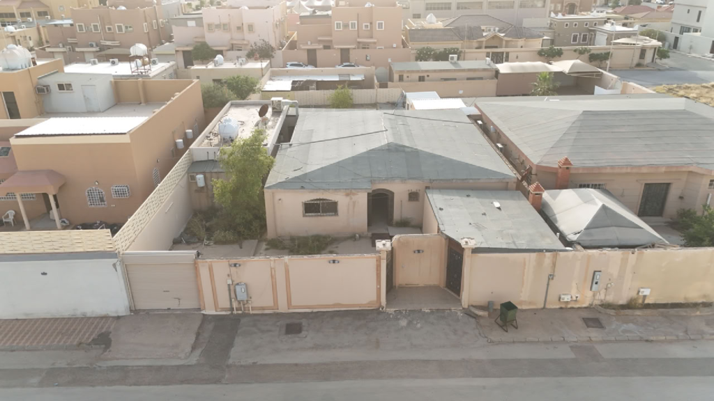 16- فيلا سكنية بمساحة 496 م² في مدينة عنيزة