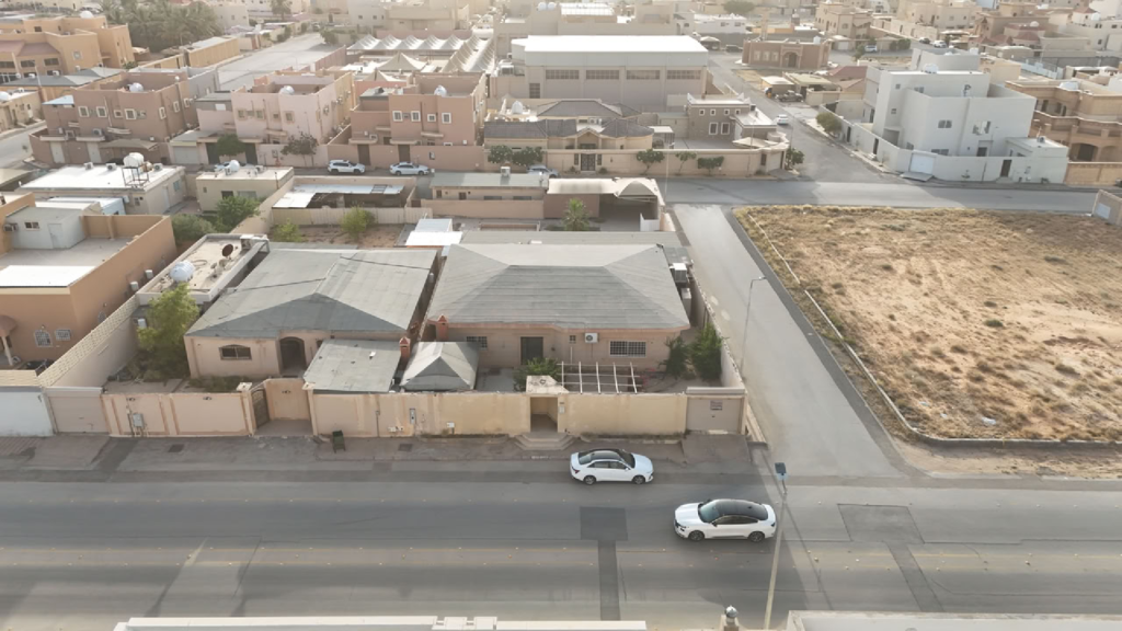 17- فيلا سكنية بمساحة 496 م² في مدينة عنيزة