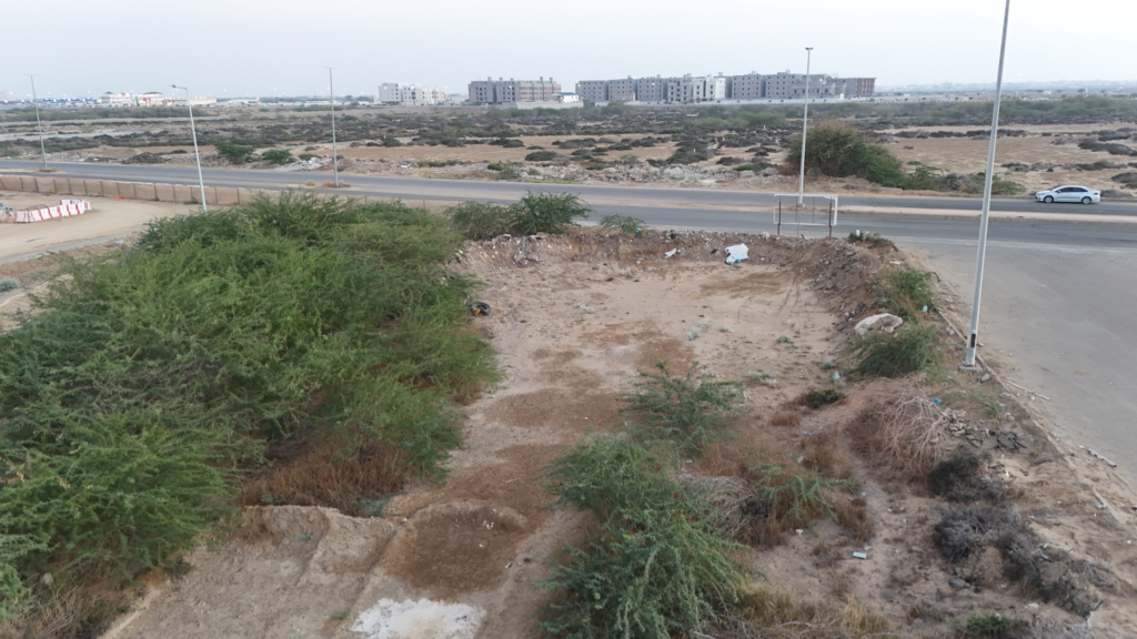 2- ارض فضاء على شارعين بمساحة 942.58 ( جيزان – المحمدية 3 ) بصك 472006003092