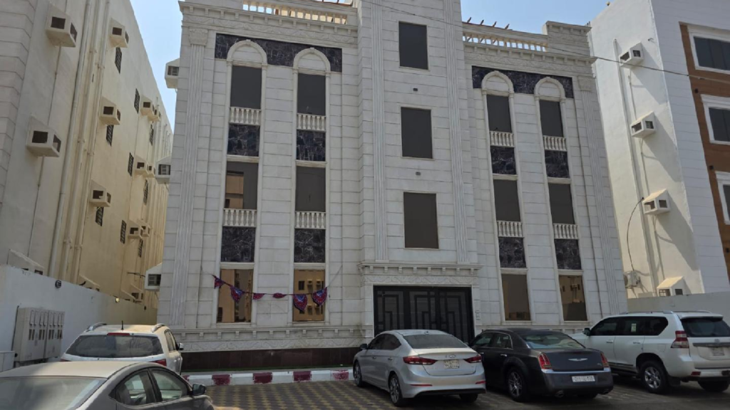 27- شقة سكنية عمر العقار 4 سنوات بمساحة 191.22 م ( جيزان – المحمدية ) بصك 695409003214