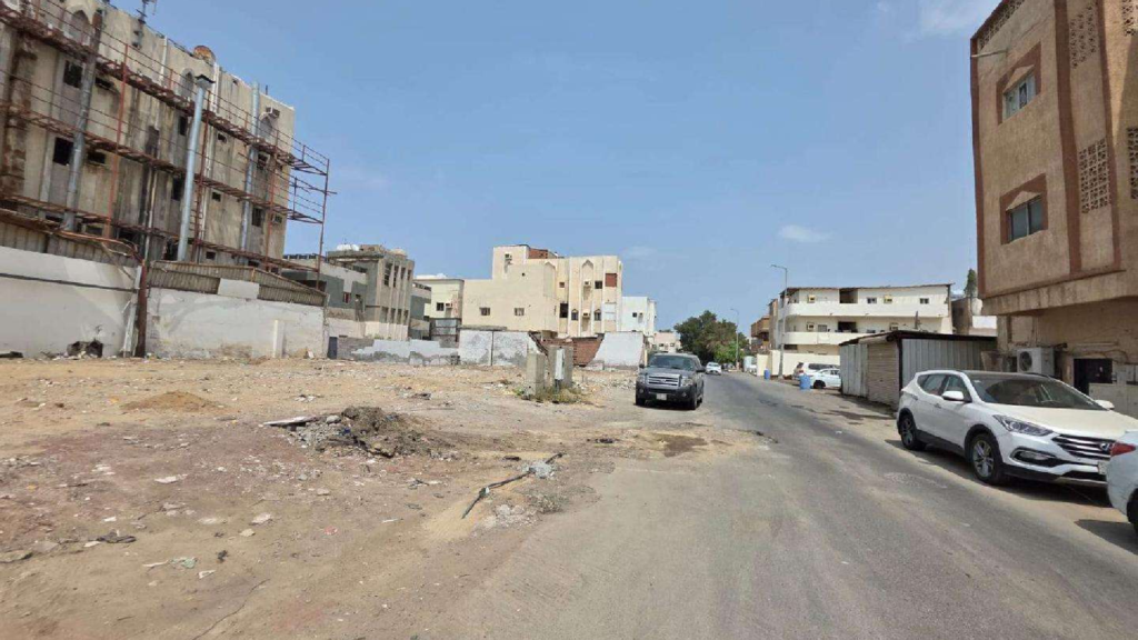 3- أرض سكنية بمساحة 400م ( جيزان – الروضة الجنوبي) بصك 572003014121