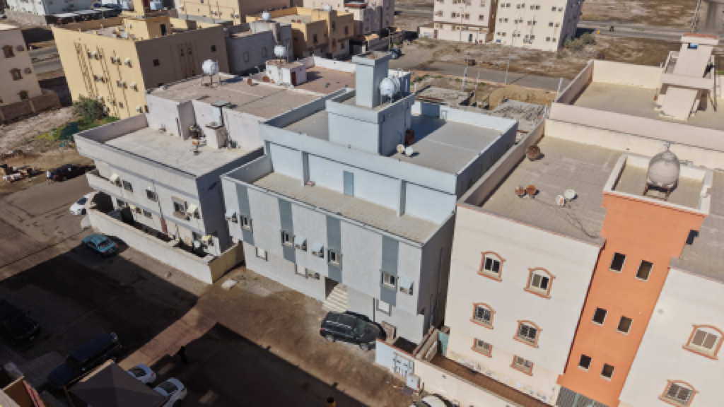 6- عمارة سكنية بواجهة غربية بمساحة 394.50 م بحي الصليب الشرقي بمدينة رابغ صك : 260001438452