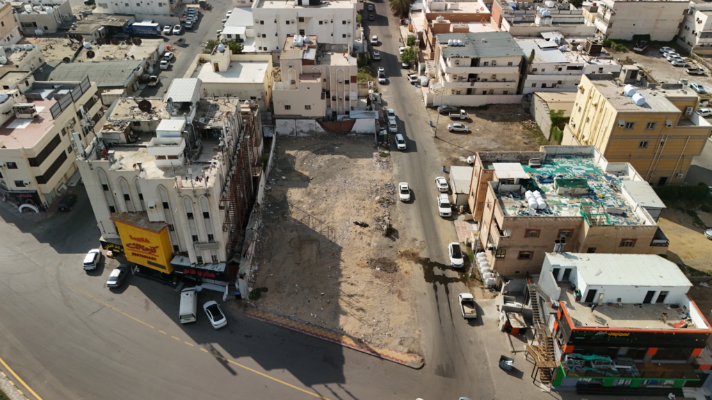 4- أرض تجارية بمساحة 400 م ( جيزان – الروضة الجنوبي) بصك 972003014261