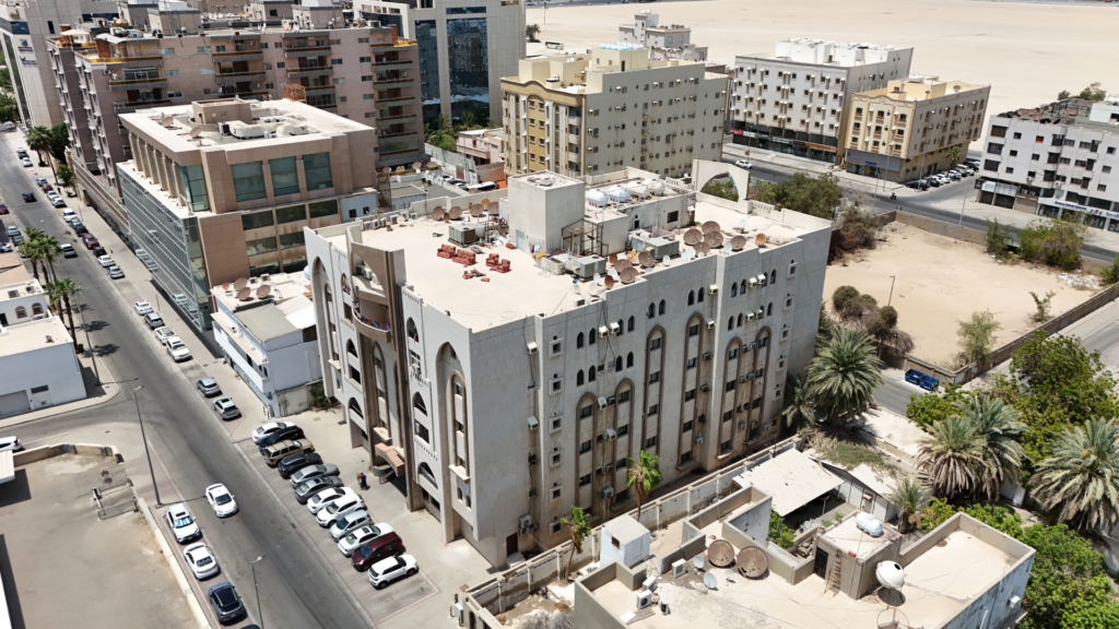 5- عمارة سكنية في حي الشرفية بمساحة 2000 م² في مدينة جدة