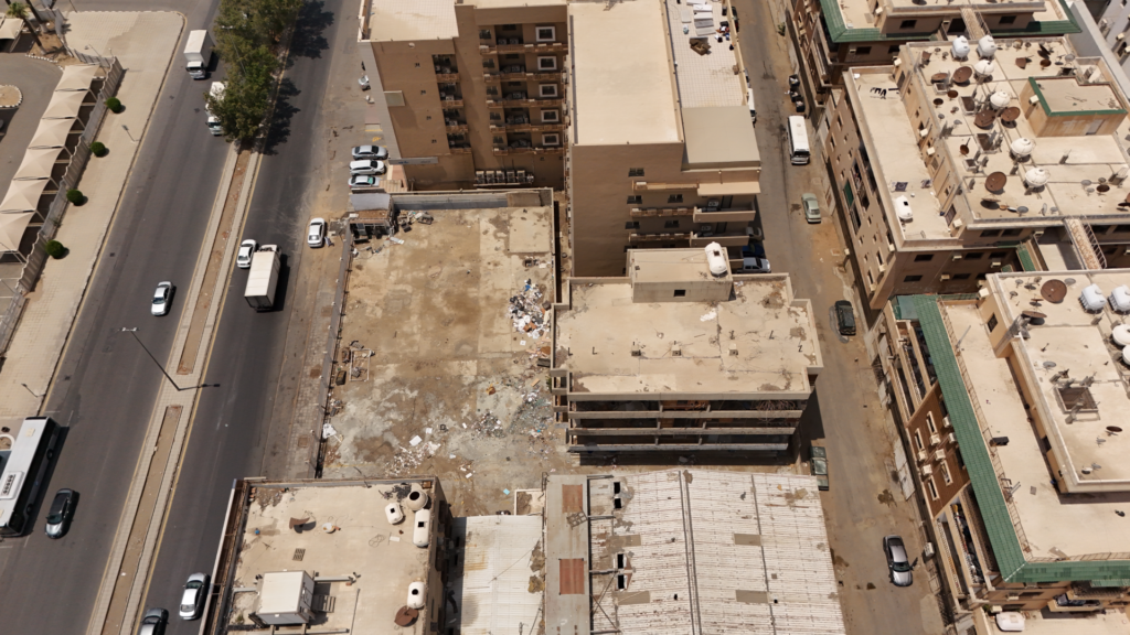 8- عمارتين و مستودع و ارض بحي غليل بمساحة 3500 م² في مدينة جدة