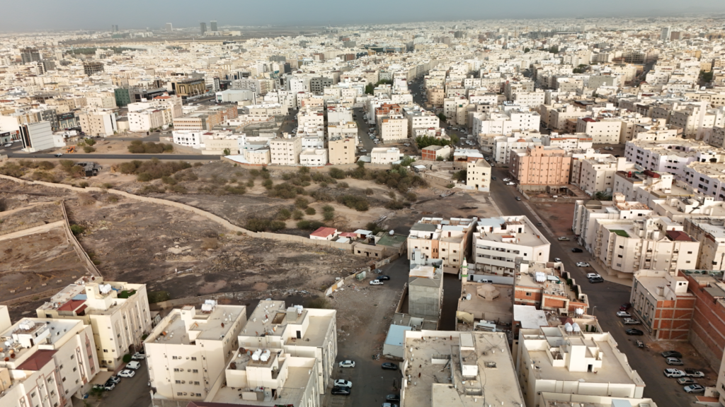 3- أرض – الحرة الشرقية جنوب شرق المطار