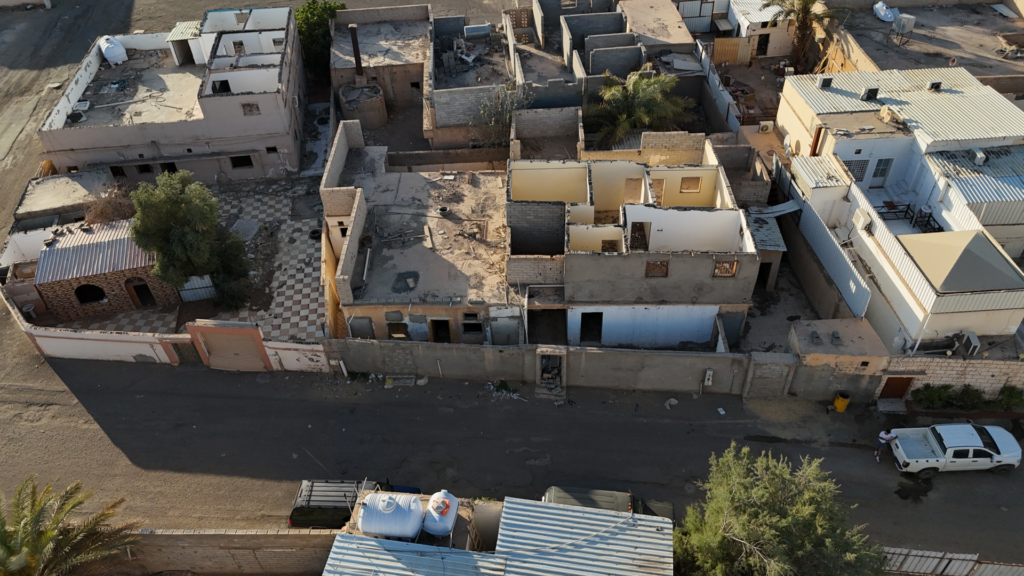 8- فيلا سكنية بحي العزيزية بصك 760678005527