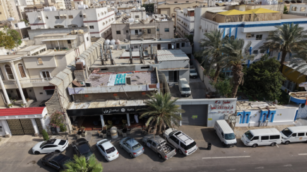 21- مبني – مشرفة