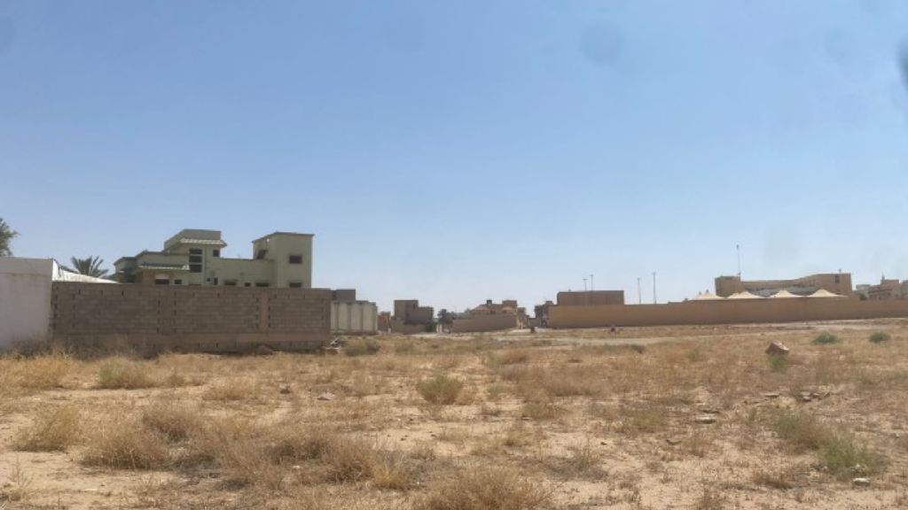 12- أرض تجارية حي الجطيلى بمدينة عنيزه – بمساحة 575.87 م²