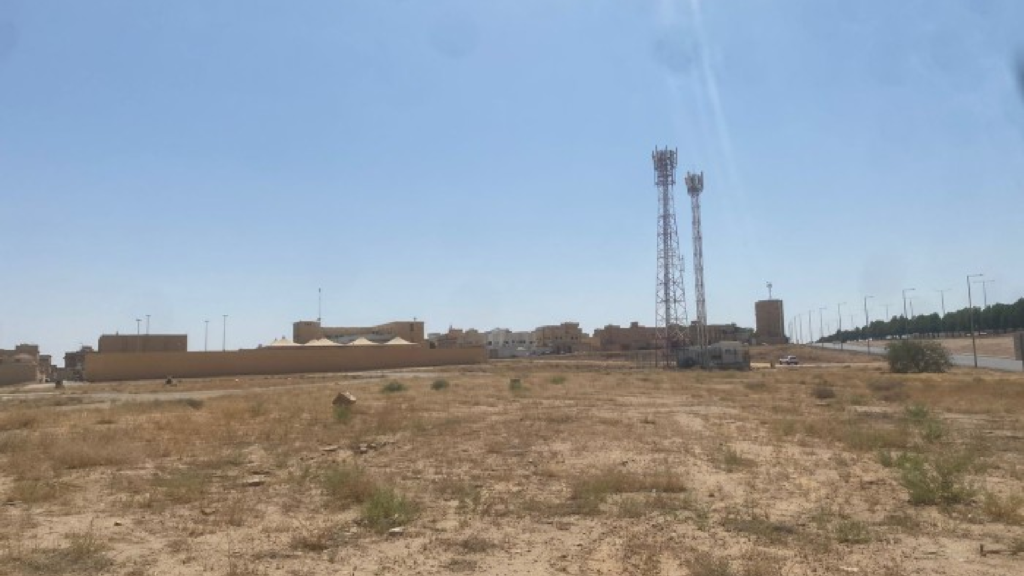12- أرض تجارية حي الجطيلى بمدينة عنيزه – بمساحة 575.87 م²