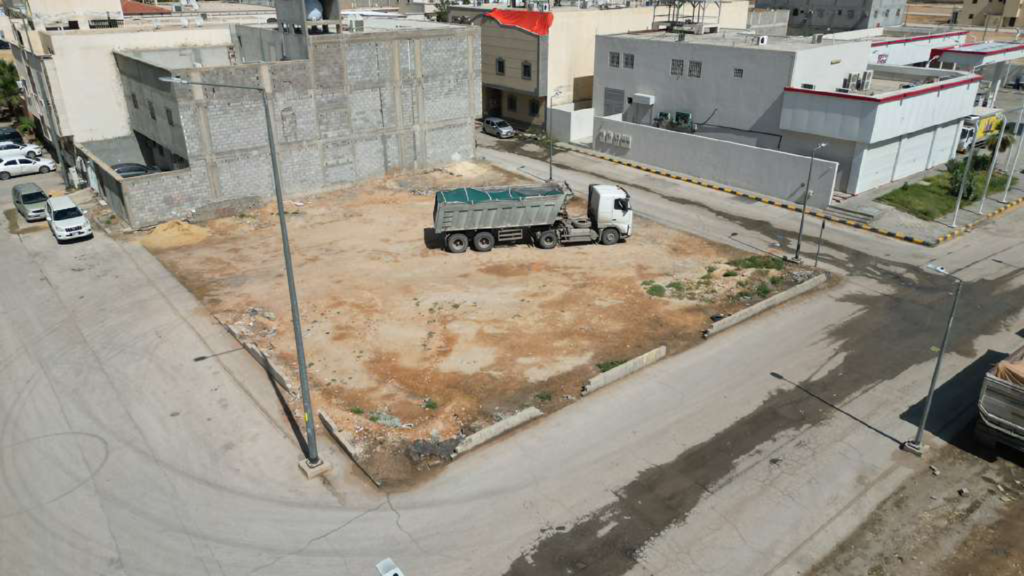 3- ارض تجارية سكنية بحي الغناميه بمساحة 842.04 م² في مدينة الرياض