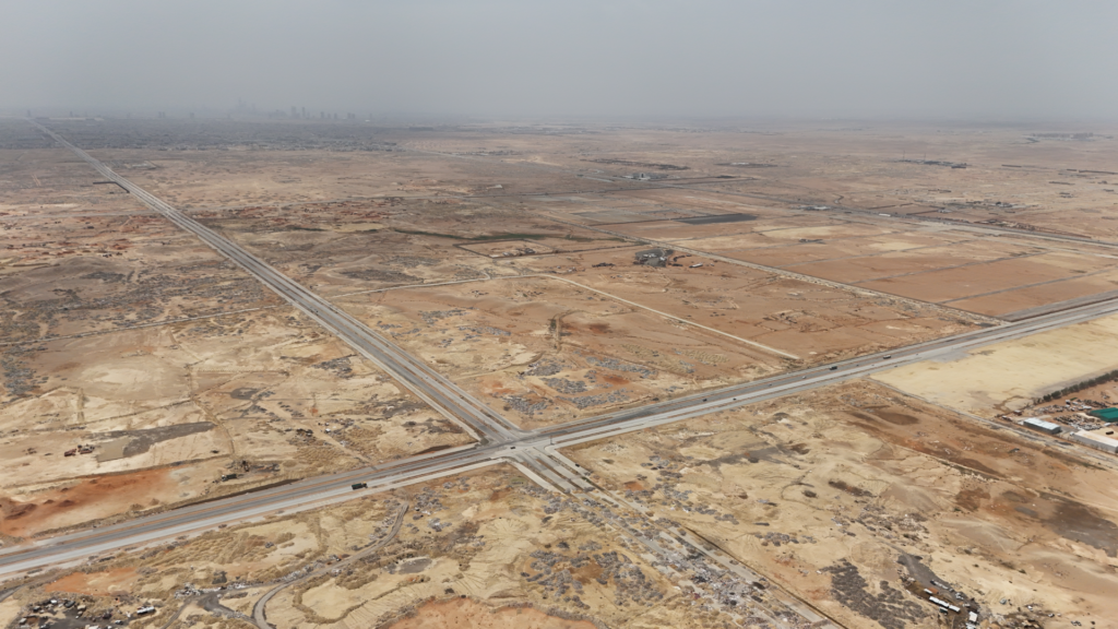 5- أرض سكني بمساحة 230550 م² في مدينة الرياض
