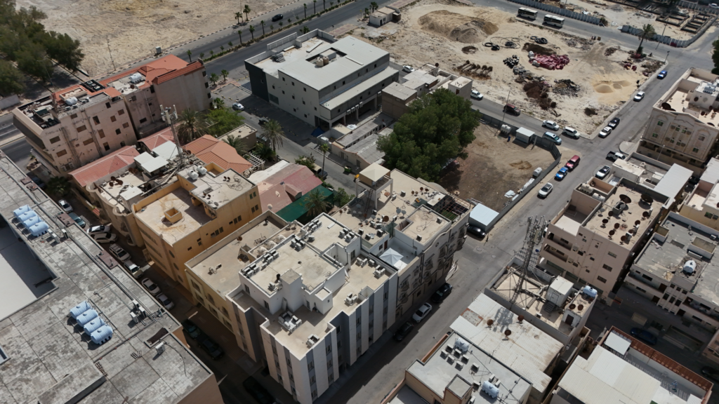 10- عمارة – الخبر (حي الخبر الشمالية) – بمساحة: 332.58م² – رقم الصك 730202000267
